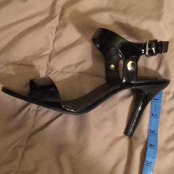 Black strappy heeled sandals - Picture 6 of 6